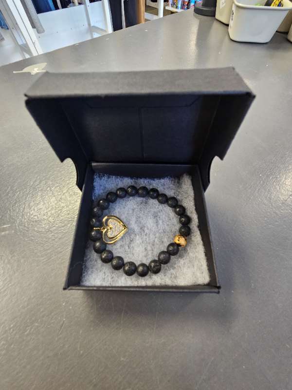 Lava armband eitt hjarta