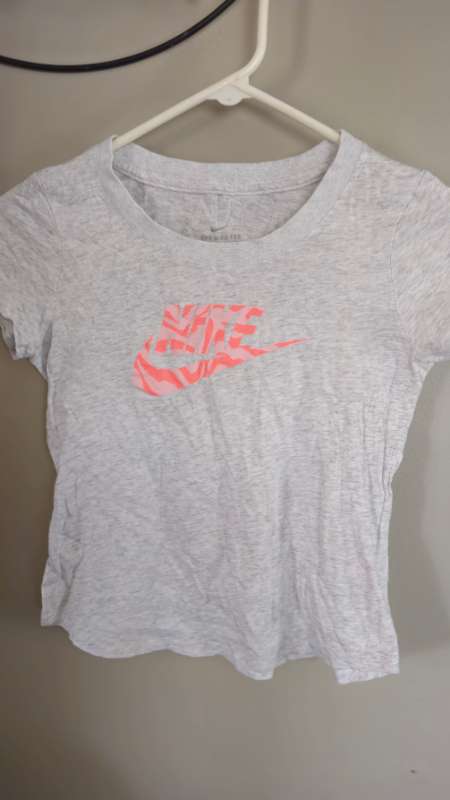 Nike stuttermabolur