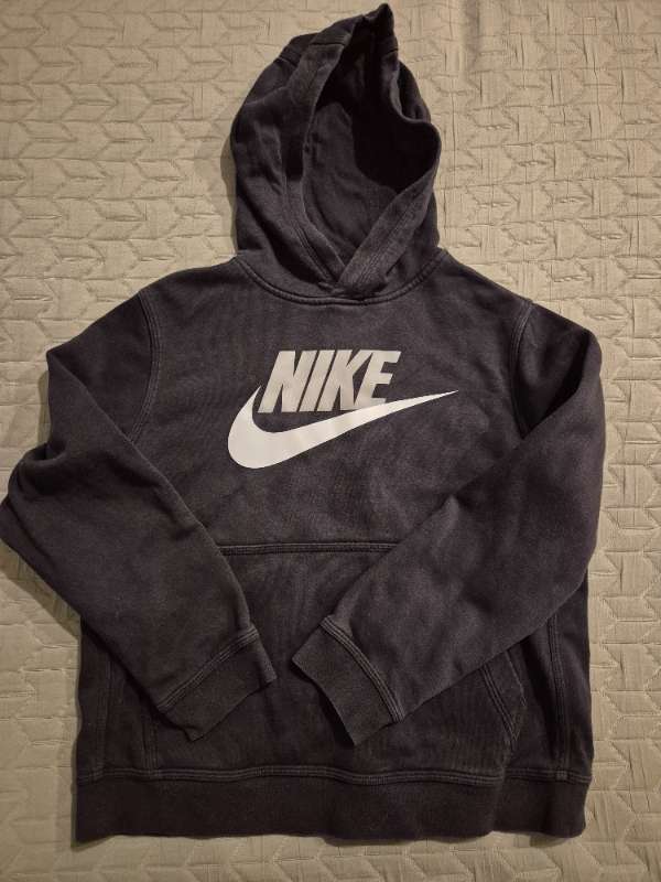 Nike hettupeysa