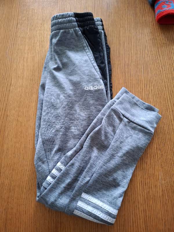 Buxur Adidas gráar