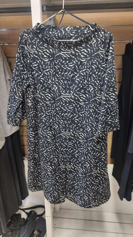 Cos kjóll navy/hv ónot