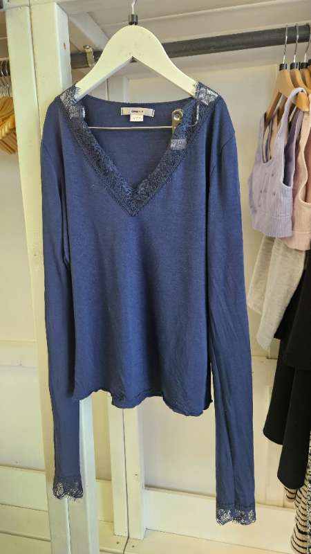 Gina Tricot peysa navy