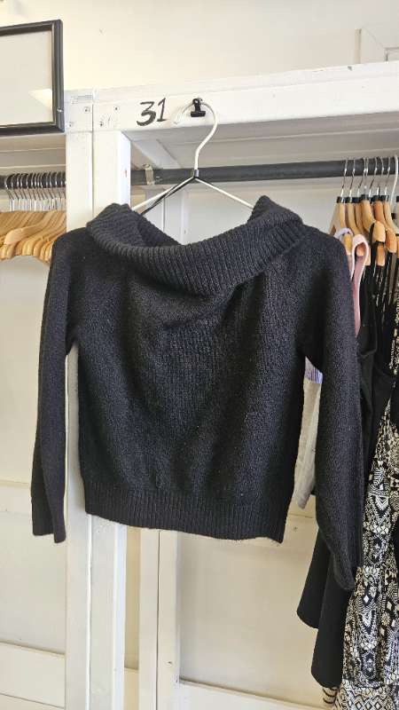 H&M peysa svört prjónuð