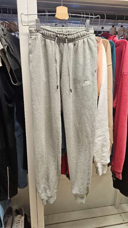 Nike buxur gráar
