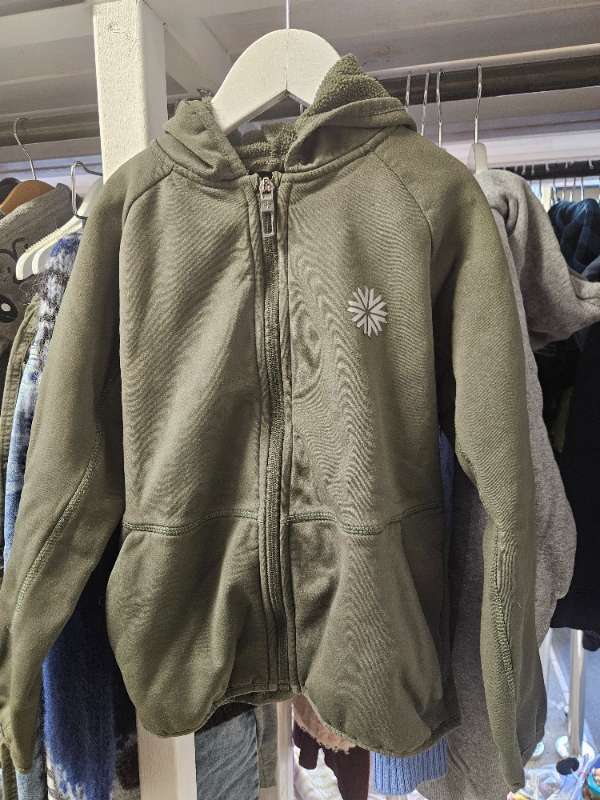 Icewear peysa græn