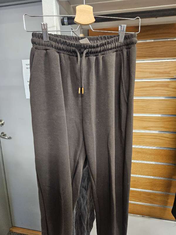 Athlecia joggingbuxur brúnar