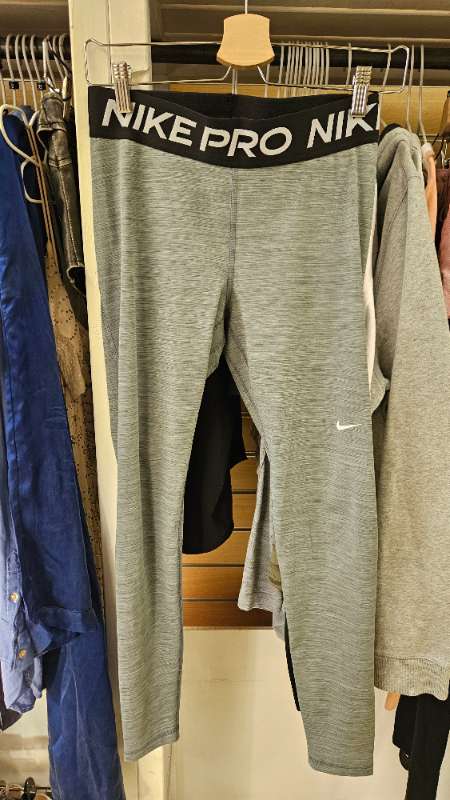 Nike pro buxur gráar