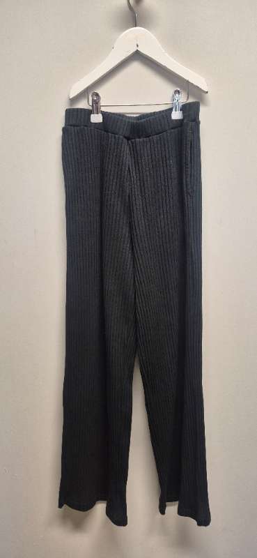 Uniqlo buxur svartar