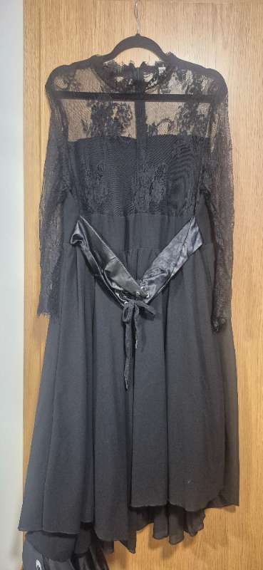 Nextmia Svartur kjóll með blúndum