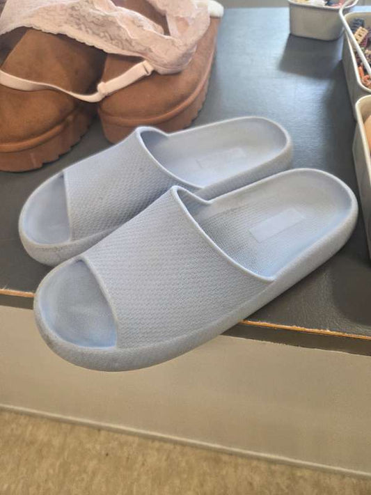 Bláir sandalar