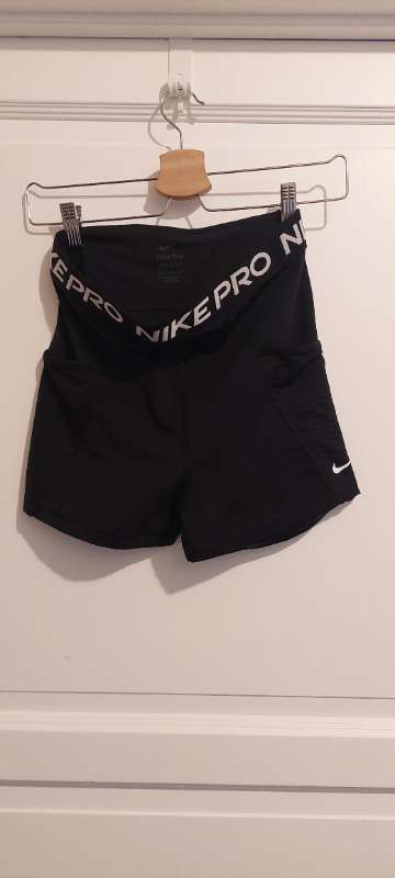 Nike pro stuttbuxur