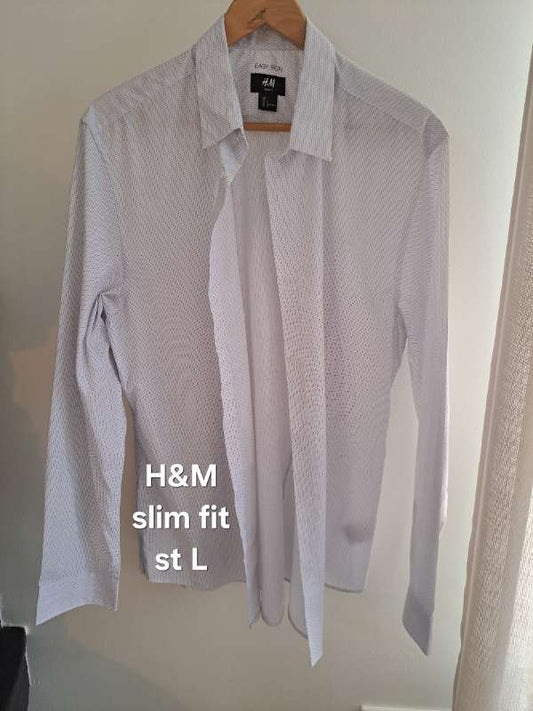 H&M skyrta hv/blá dopp