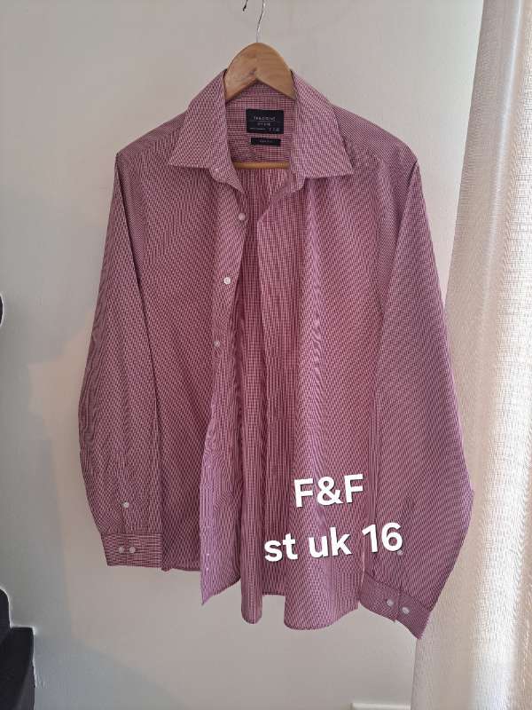F&F skyrta rauðköflótt