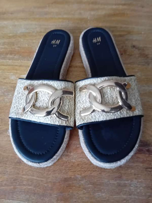 H&M sandalar ónotaðir