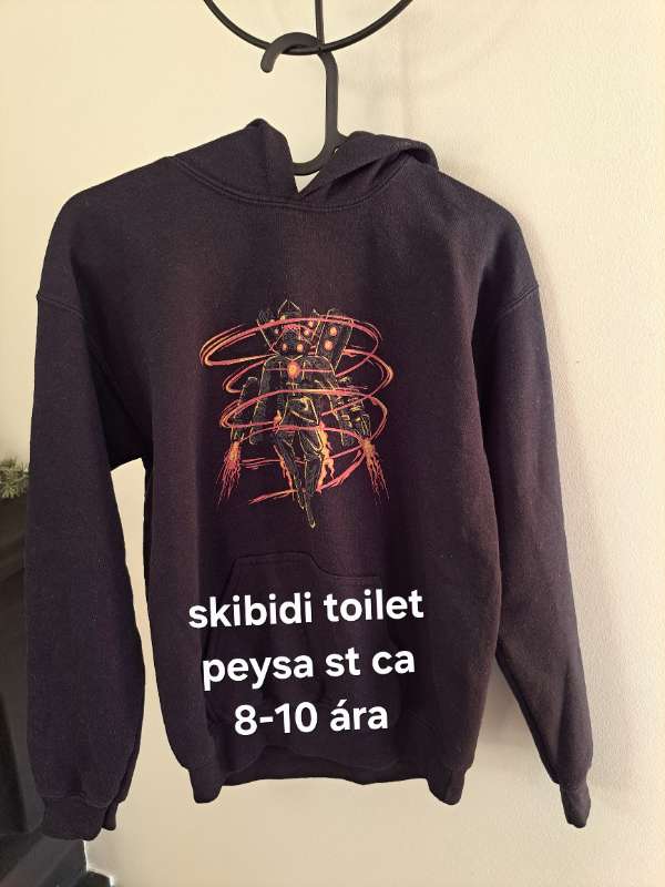 Skibidi toilet peysa