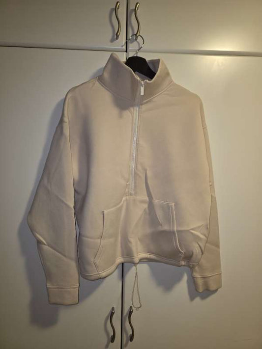 Define the line peysa offwhite