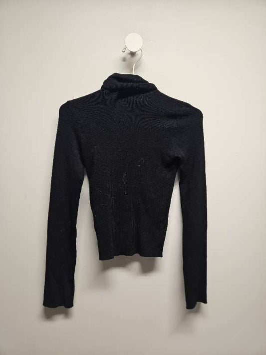 Devided svört rúllukraga síðermabolur