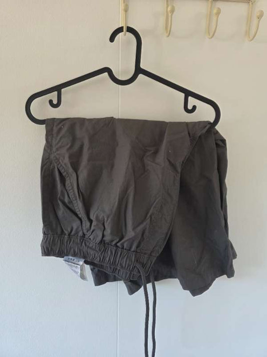 H&M stuttbuxur gráar