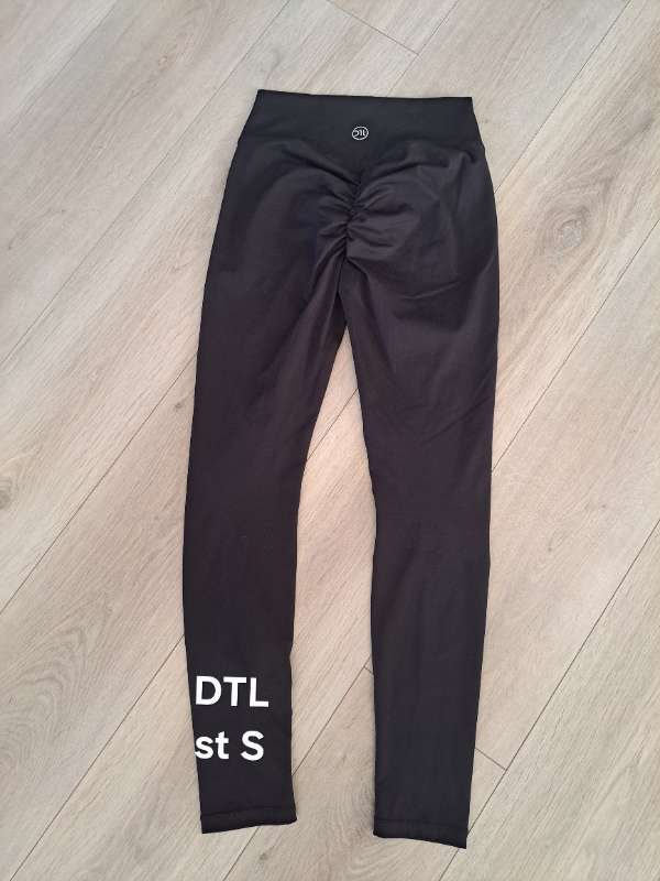 DTL Scrunch svartar