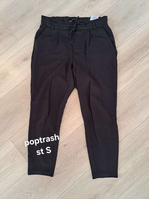 Poptrash svartar