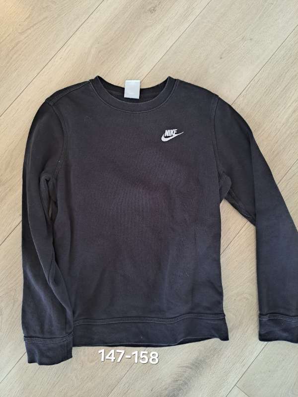Nike peysa svört