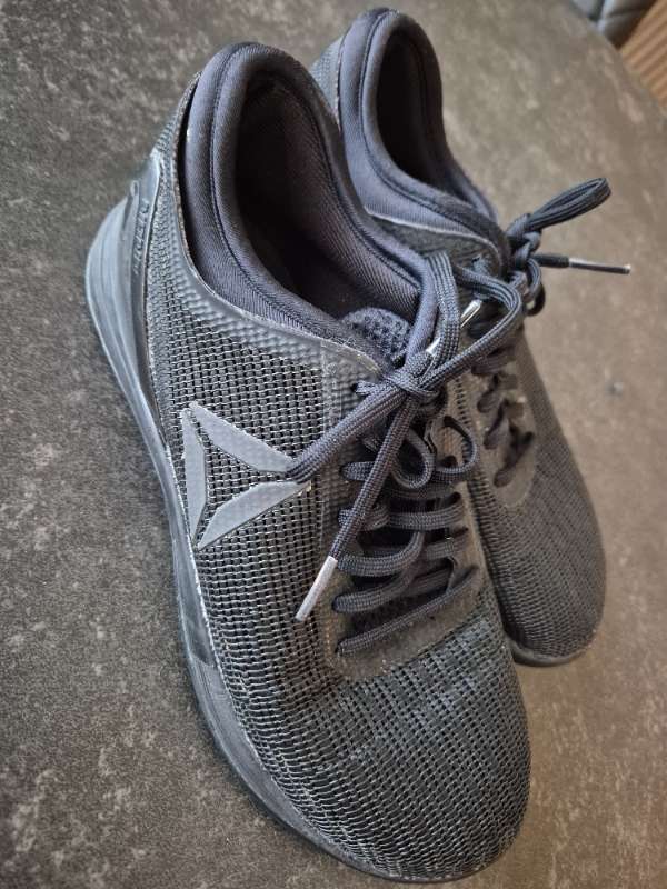 Reebok strigaskó