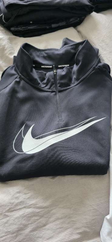 Nike peysa lítið notuð