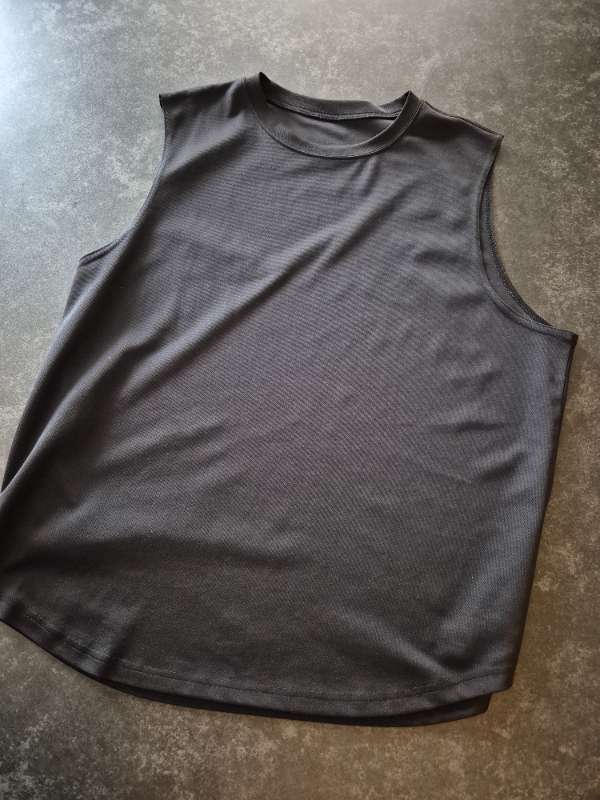 Svartur tank top fyrir KK