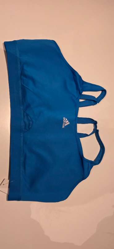 Adidas toppur