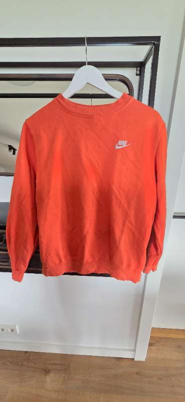 Appelsínugul Nike peysa
