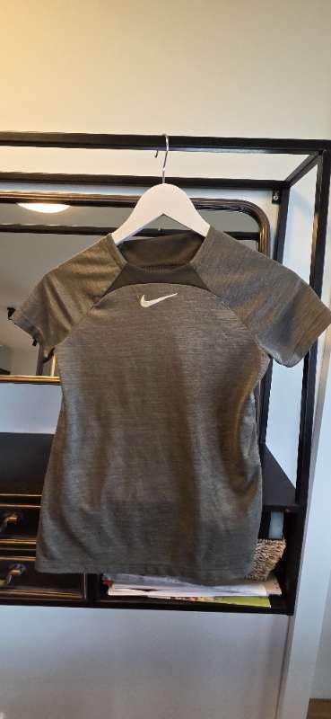 Grænn Nike bolur