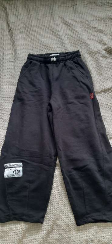 Buxur svartur zara