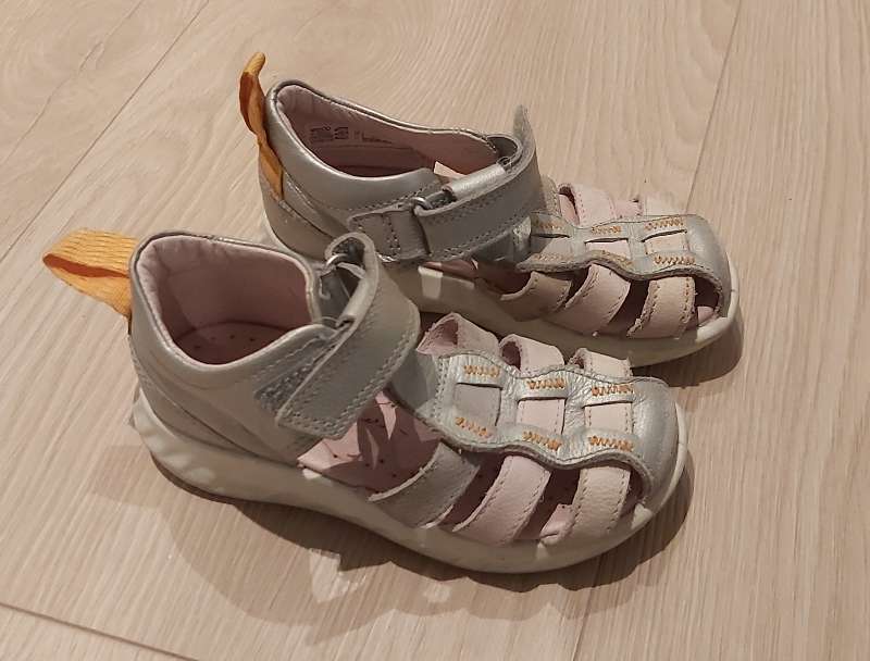 Ecco sandalar