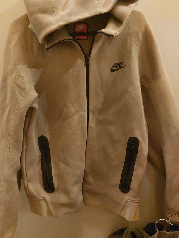 Brún nike Peysa
