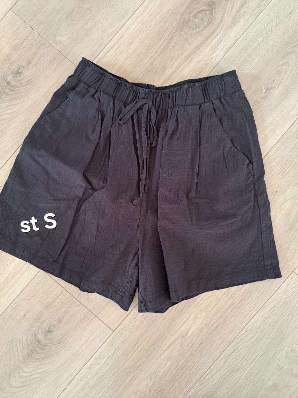 Stuttbuxur svartar