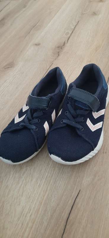 Skor hummel