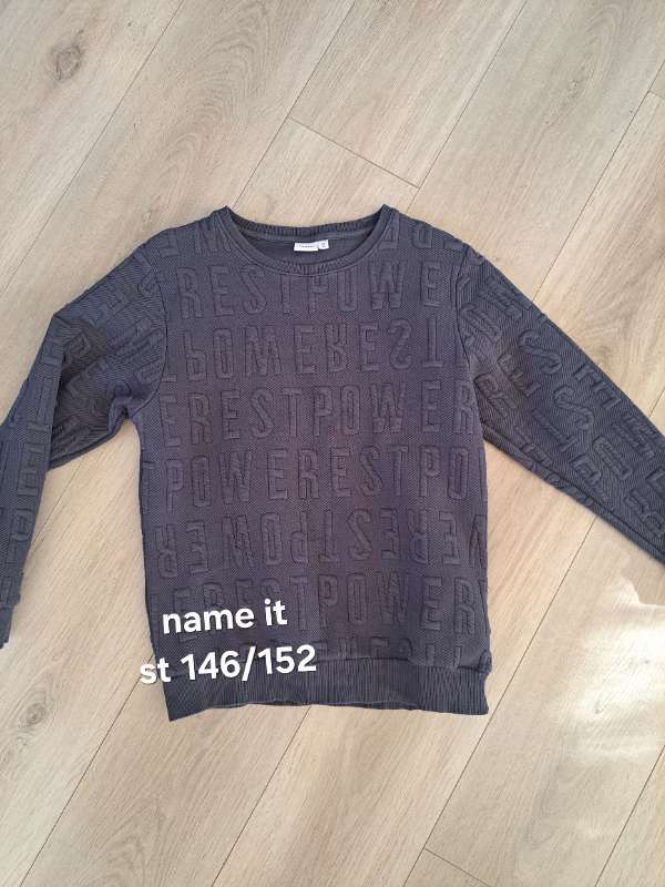 Name it peysa blá