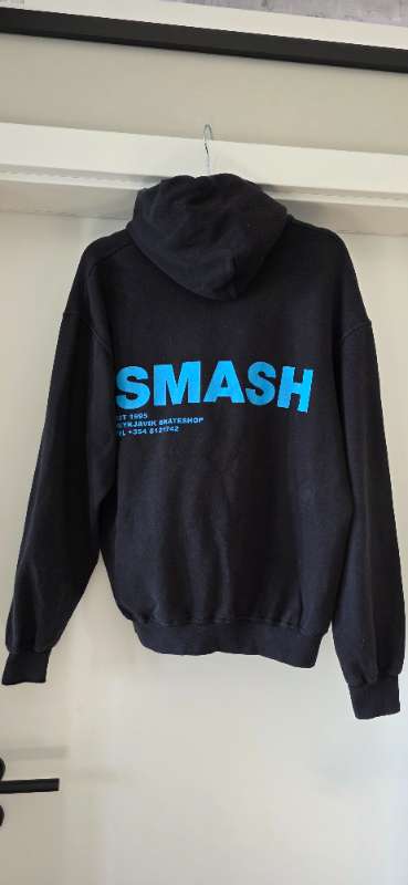 Smash peysa