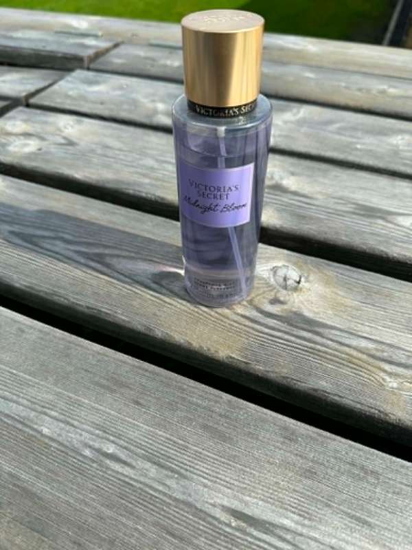 Victoria Secret Midnight Bloom líkamslykt