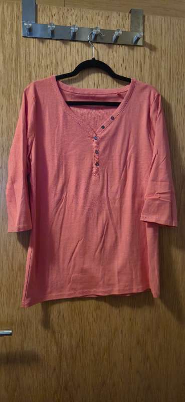 Bolur v-neck bleikur C&A