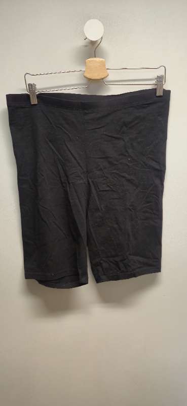 H&M stuttbuxur svartar