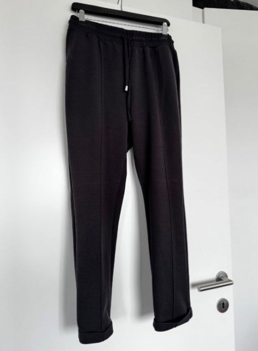 Elastic pants