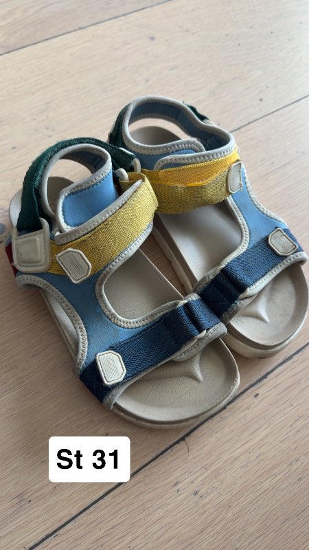 Sandalar
