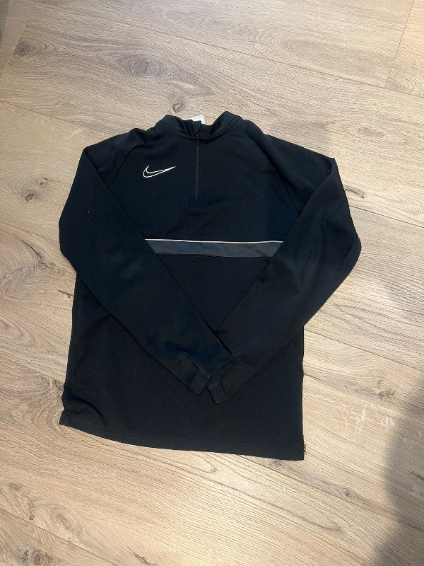 Nike peysa svört og grá