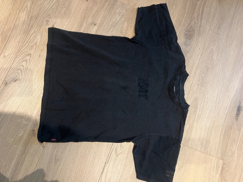 Levis stuttermabolur