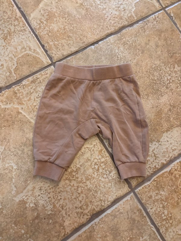 Brúnar buxur
