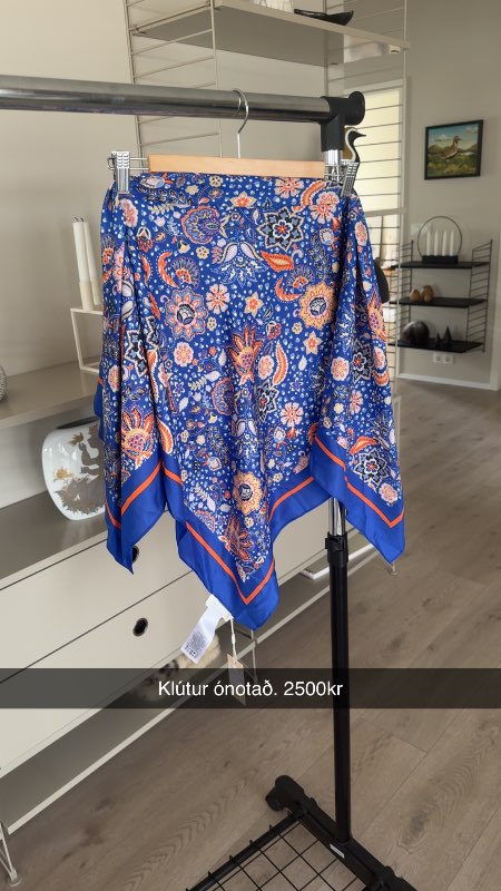 Blár klútur