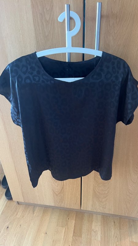 Sv/grár T-shirt/hléb.