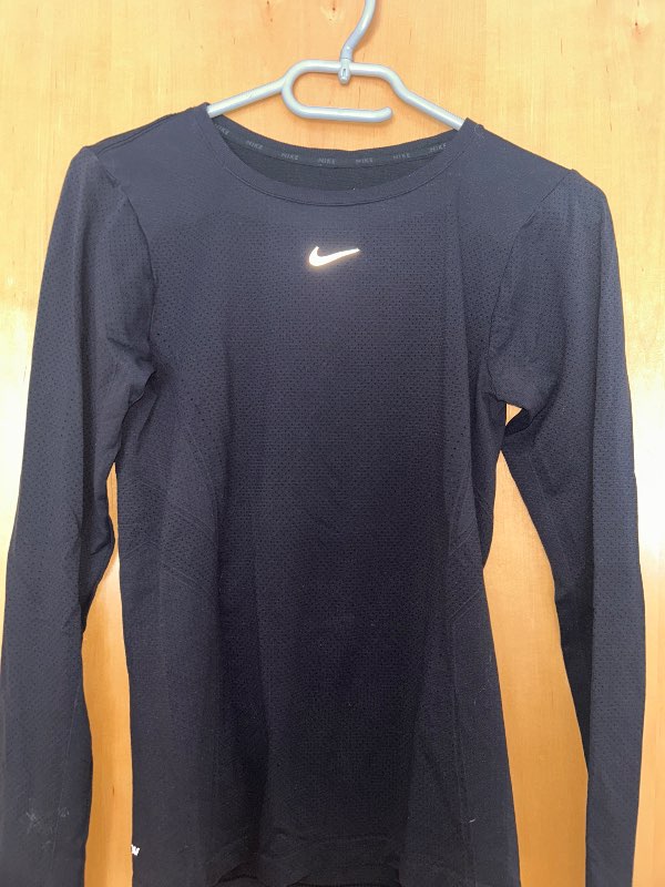 Æfingapeysa, Nike
