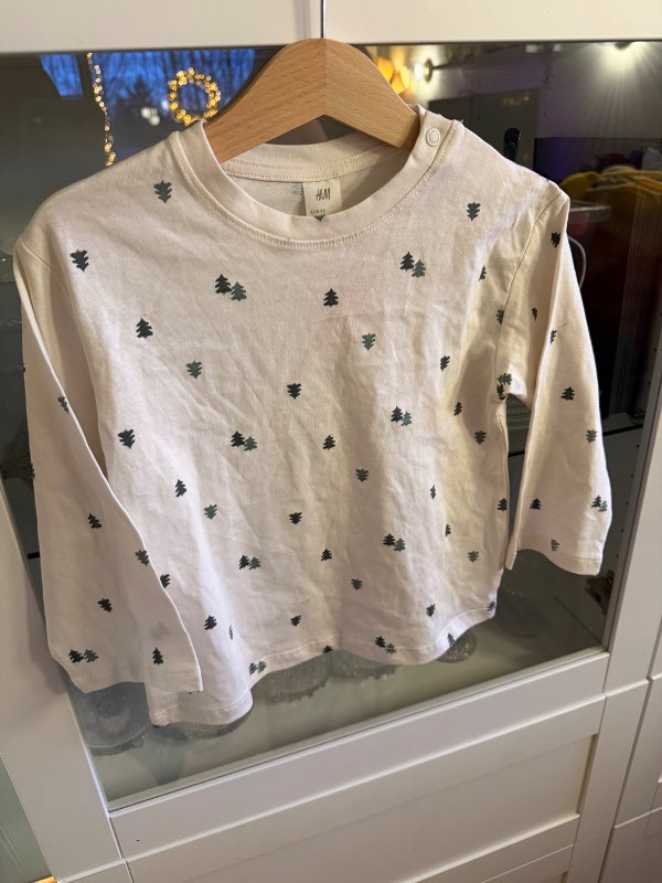 H&M peysa m/jólatrjám